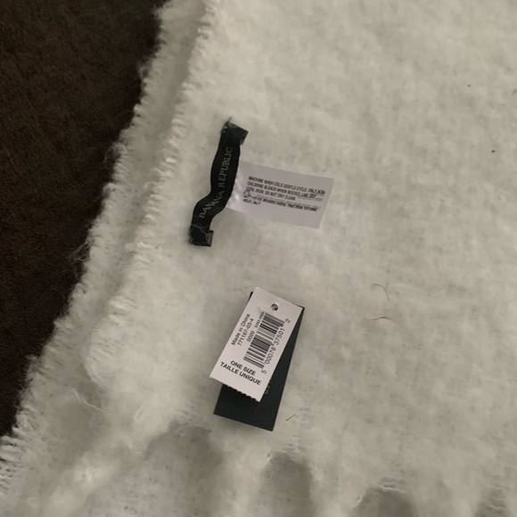 Scarf banana republic - Picture 3 of 4